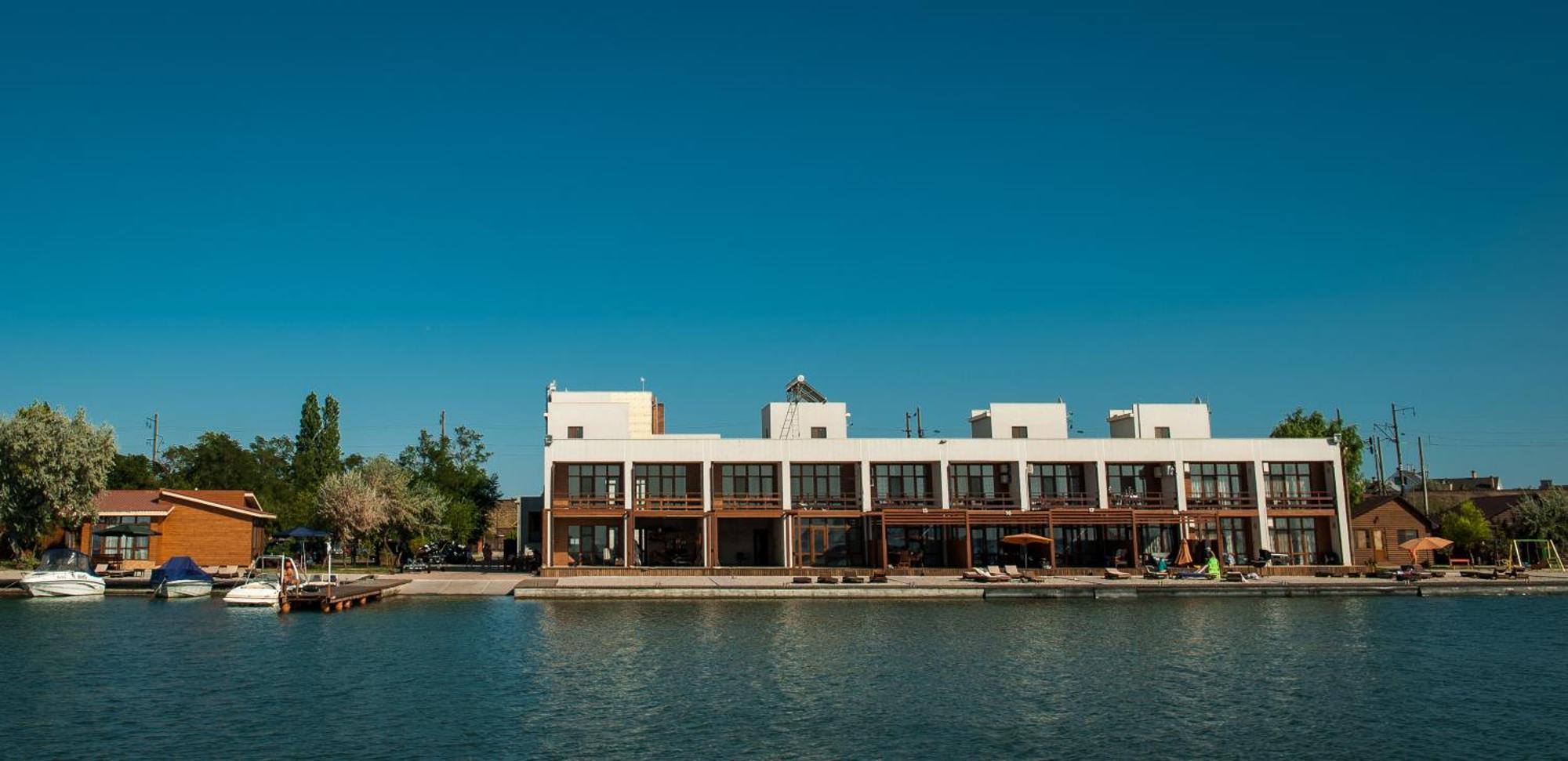 Prichal 80 Hotel Zatoka Esterno foto