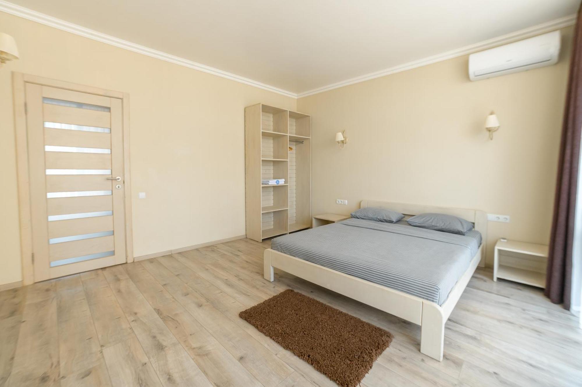 Prichal 80 Hotel Zatoka Esterno foto