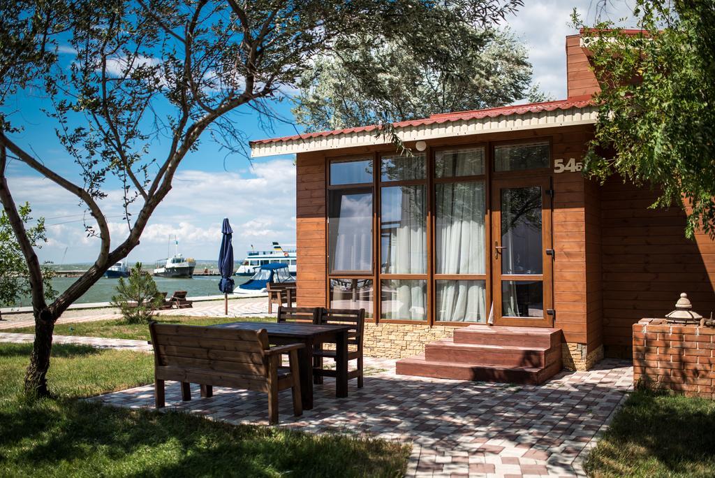 Prichal 80 Hotel Zatoka Esterno foto